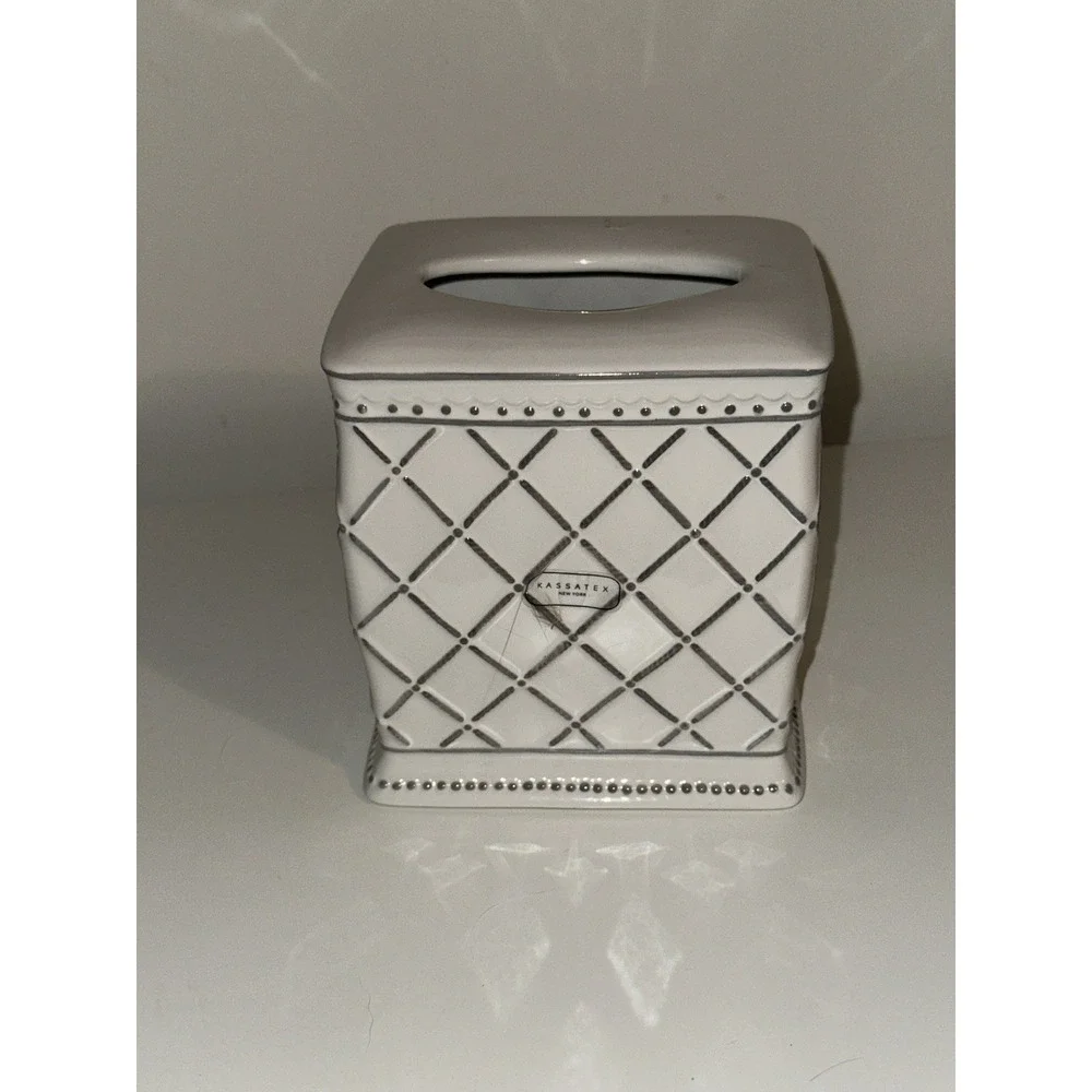 NEW Kassatex Madeleine Bath Accessories Tissue Holder Ceramic White Gray Square
